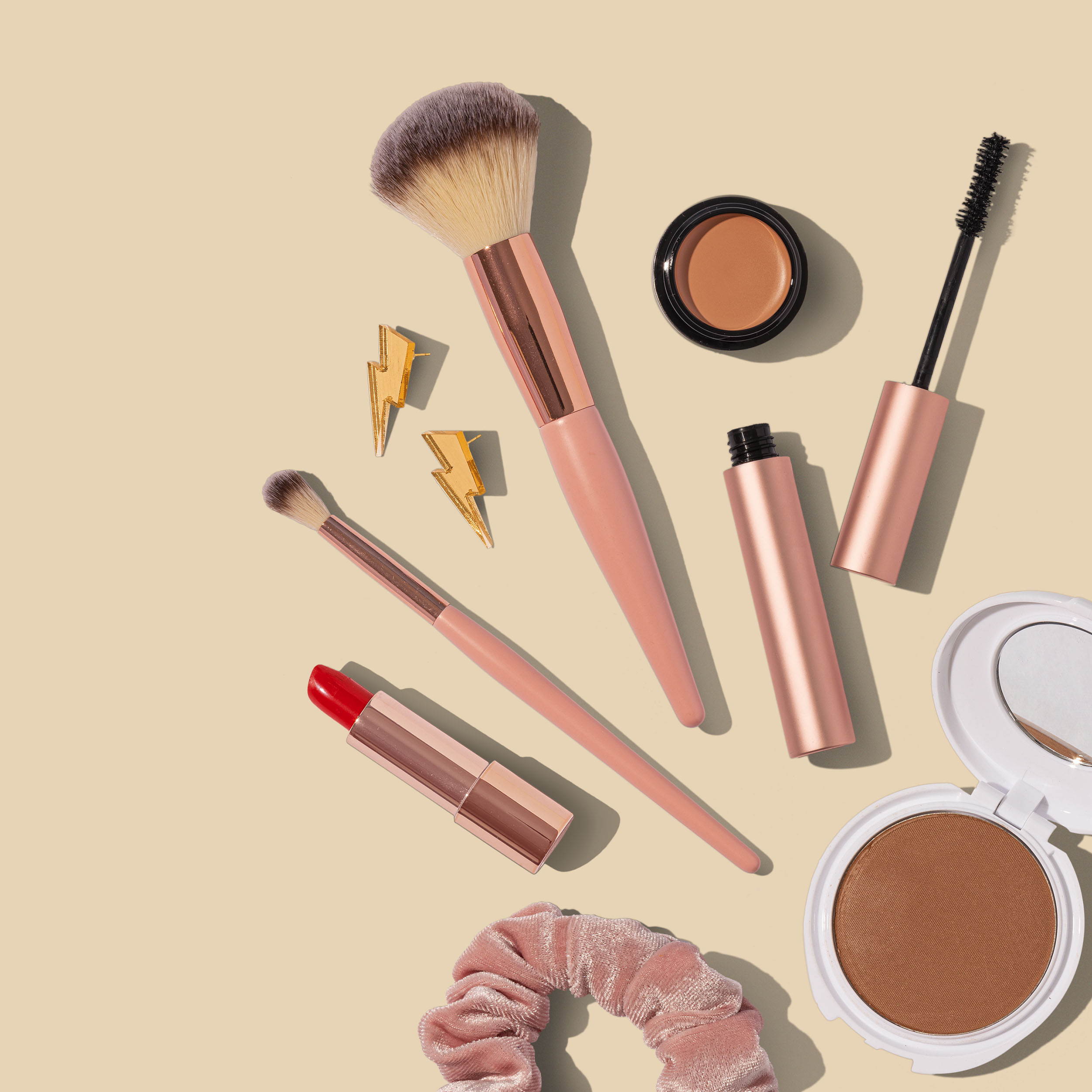 5 trucos para limpiar maquillaje de la ropa fácilmente